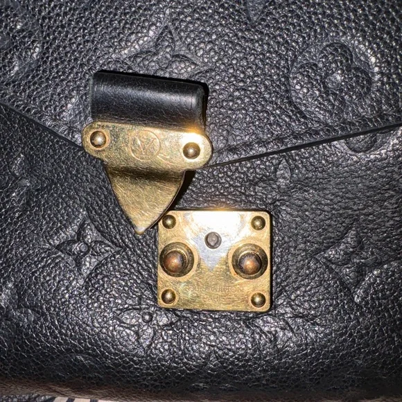 Louis Vuitton Black Women's Bag - Picture 12 of 13